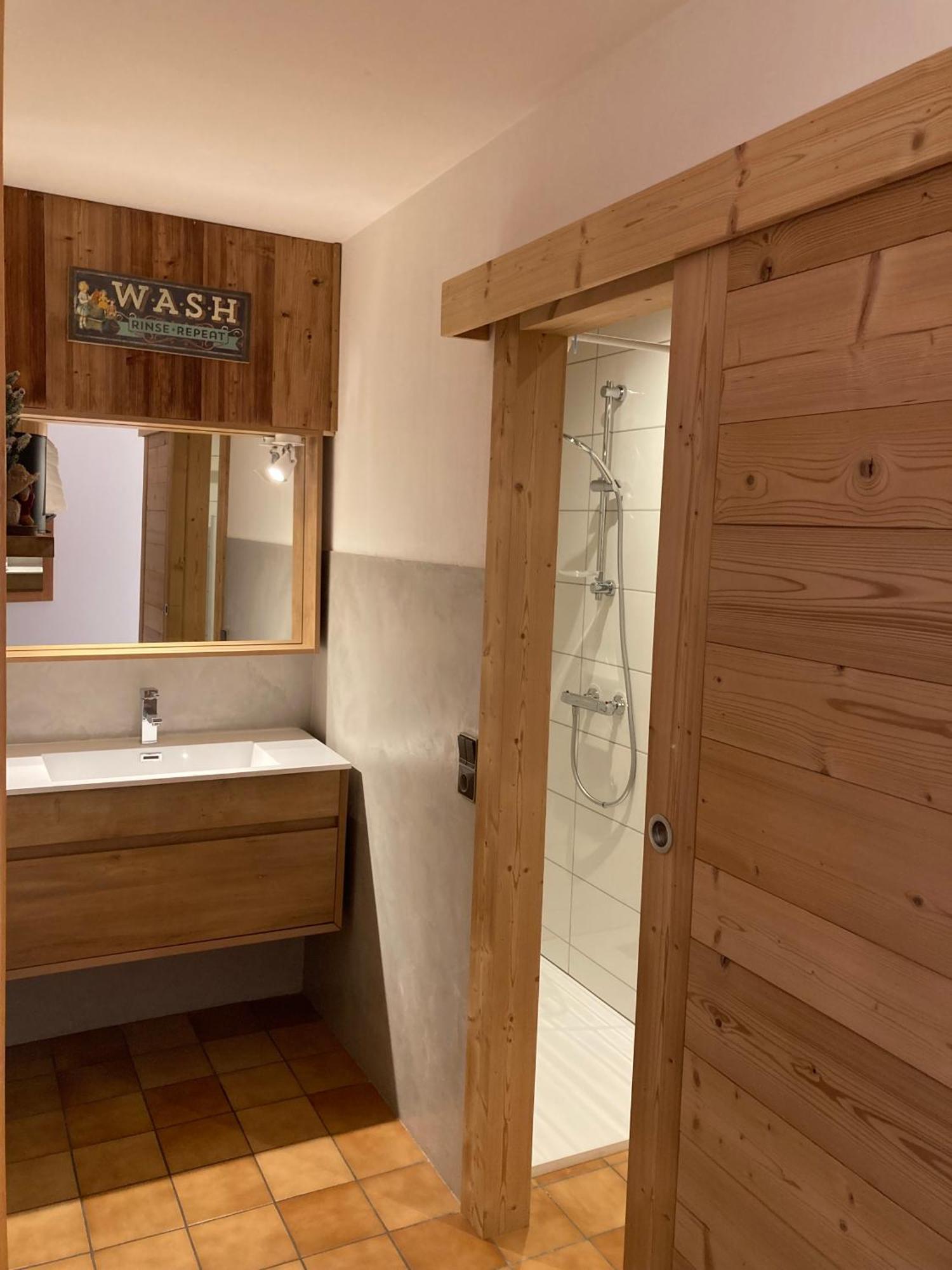 Demi Chalet Le Lachat نوتر دام دو بيلكومبيه المظهر الخارجي الصورة
